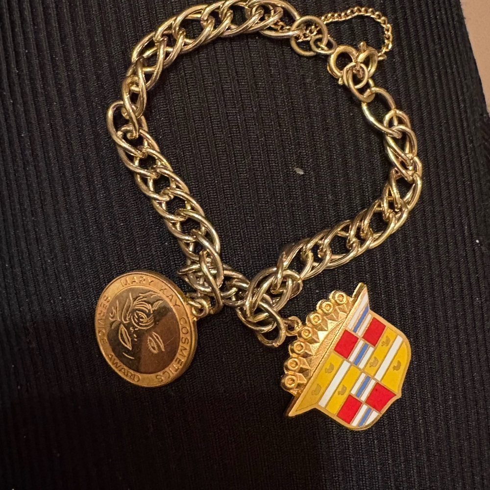 Mary Kay  Award Charm Bracelet w/Safety Chain, Gold-tone ‘10k’ & Cadillac